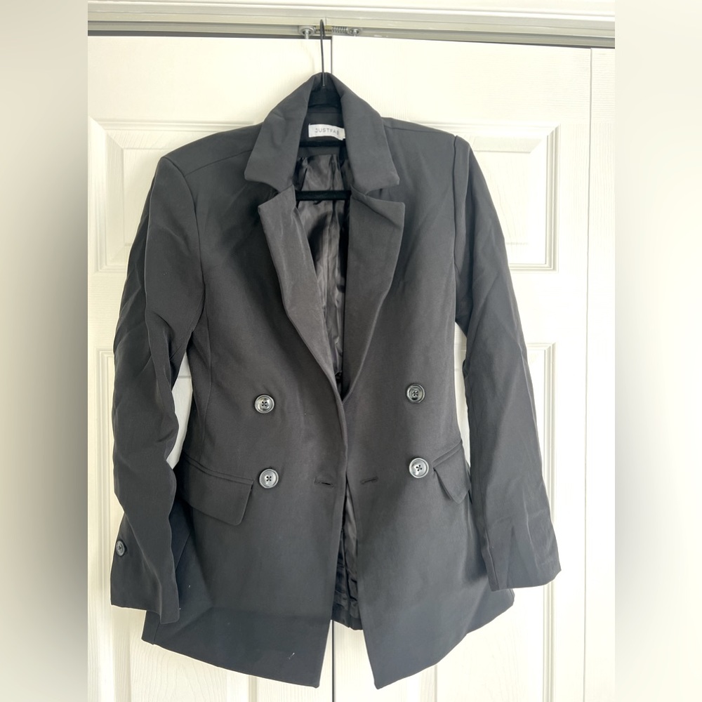 Formal black blazer with shoulder pads